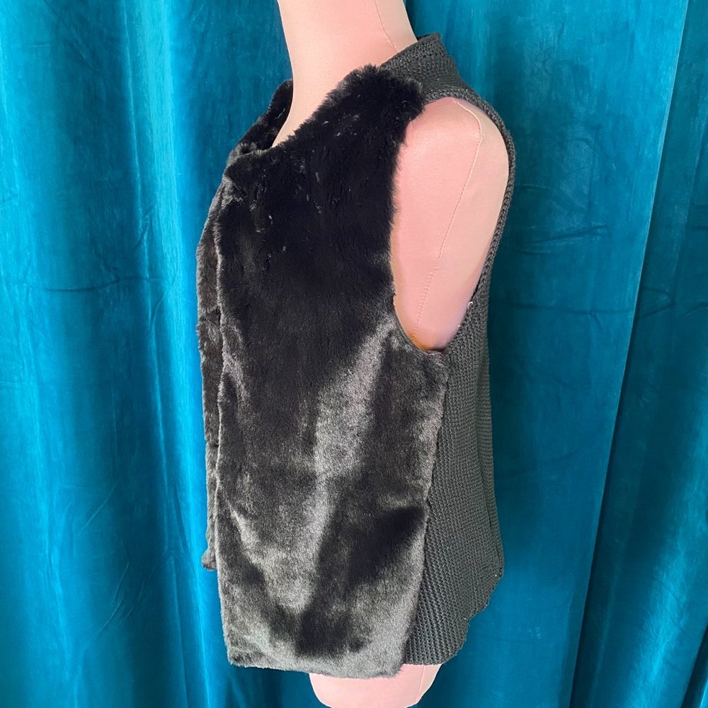 NWT Maurices Faux Fur Knit Vest in Black - Picture 3 of 11
